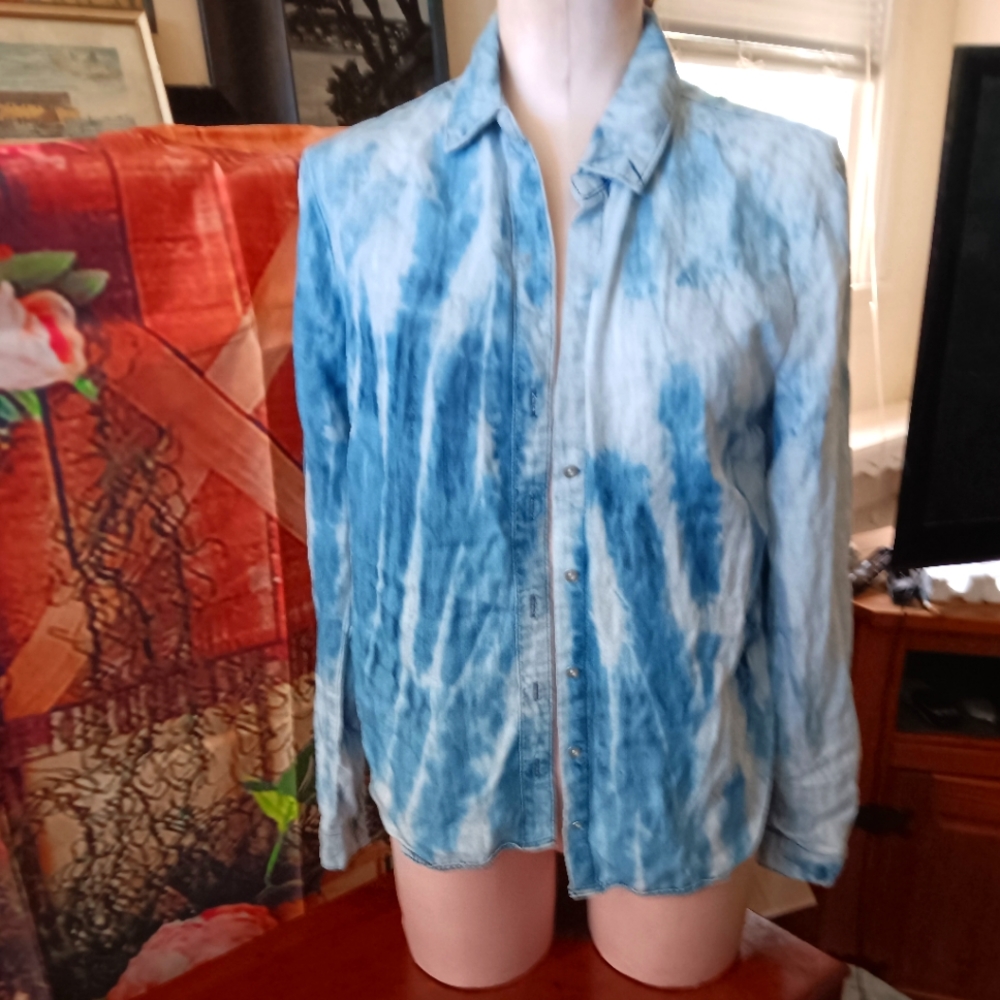 Women's shirt